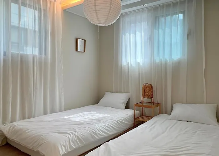 201 Newly Opened Yeonnam Hongdae 5 Minutes Airport Bus Yeonhui 4person Sunny And Quiet Апартаменты Сеул