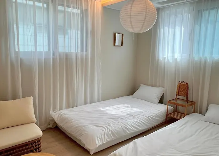 201 Newly Opened Yeonnam Hongdae 5 Minutes Airport Bus Yeonhui 4person Sunny And Quiet Апартаменты